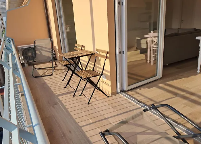 Attico Centro 2 Apartment *